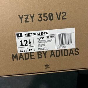 Yeezy 350 boost v2 carbon beluga